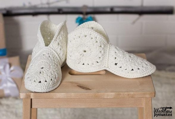 Милые домашние тапочки крючком