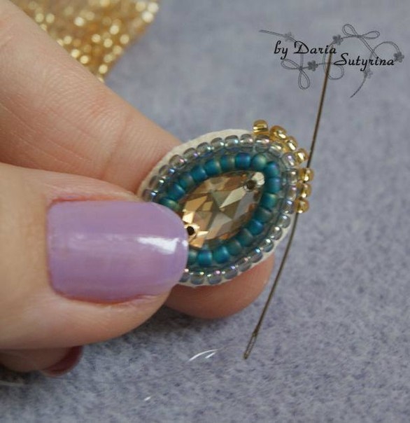 Серьги из бисера Капельки на швензе-петле.