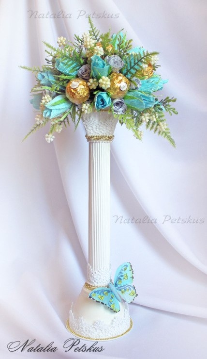 Колонна цветущая