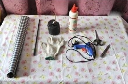 Тумбочка из газет