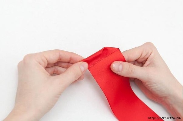 Роза из атласной ленты Роза из атласной ленты