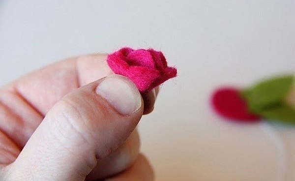 Фетровый цветочек