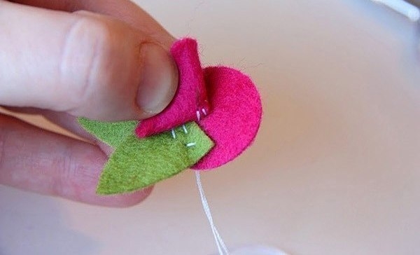 Фетровый цветочек