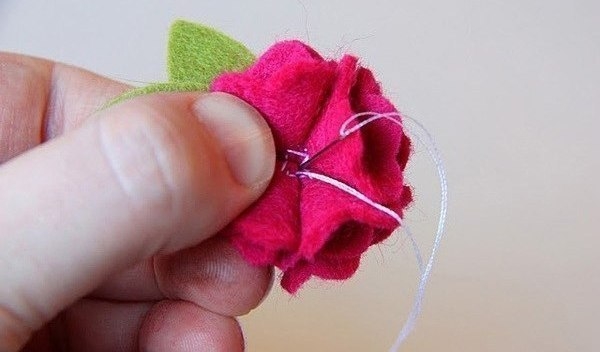 Фетровый цветочек