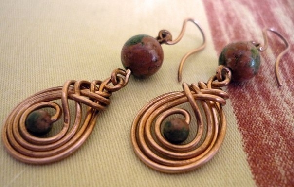 Варианты плетения кельтского узора в изделиях из проволоки