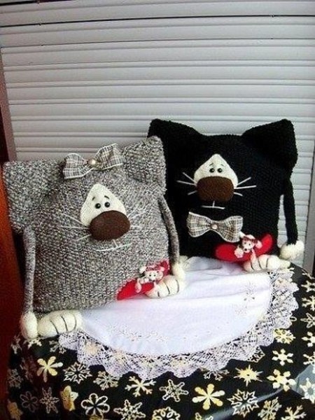 Забавные кото-подушки