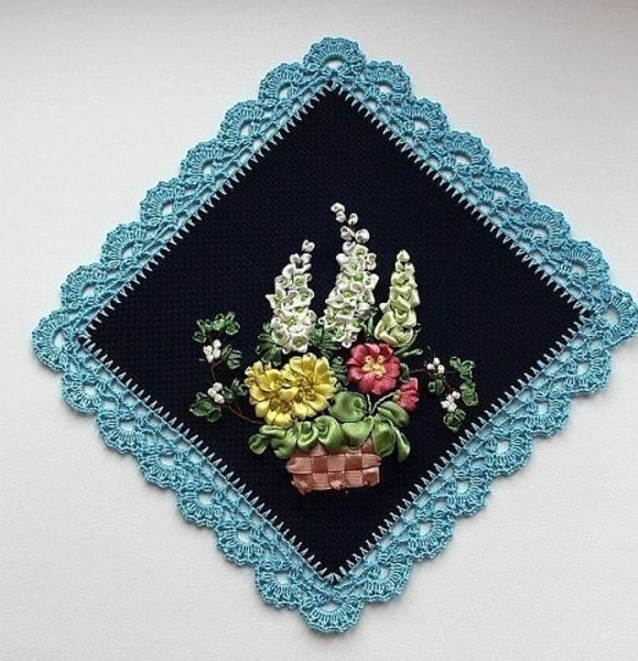 Салфетки вышитые лентами Салфетки вышитые лентами