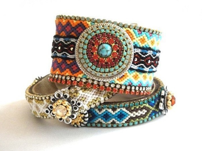 Плетем яркие браслеты-фенечки Плетем яркие браслеты-фенечки