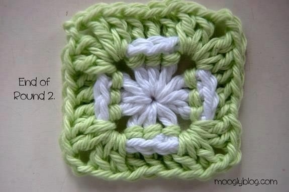 Плед из мотивов квадрат с подчеркнутым контуром