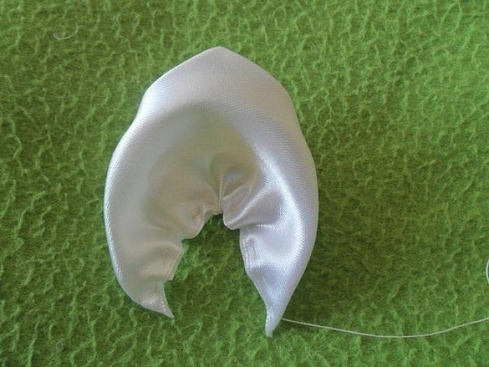 Роза из ткани или широкой атласной ленты Роза из ткани или широкой атласной ленты