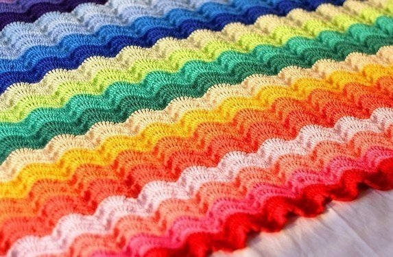 Радужный плед крючком