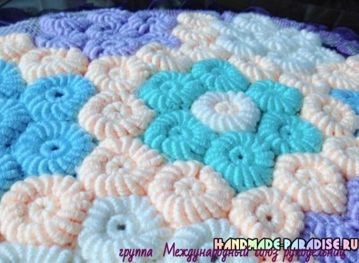 Симпатичные  сидушки и коврики витыми столбиками