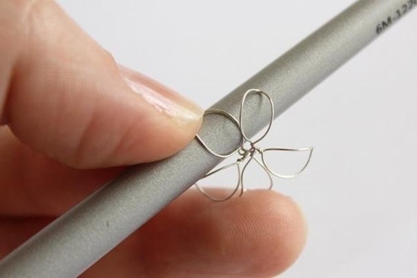 Вторая жизнь лаков для ногтей - нежные цветочки