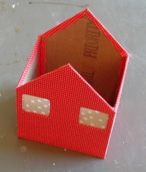 Маленькие домики из картона и ткани. Мастер-класс.