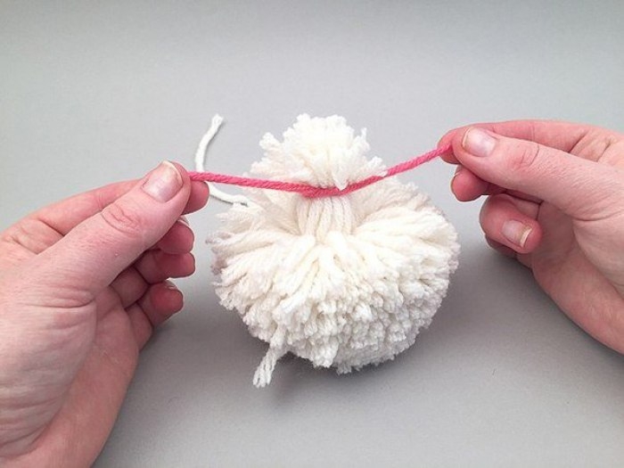 Собачка из помпонов Собачка из помпонов