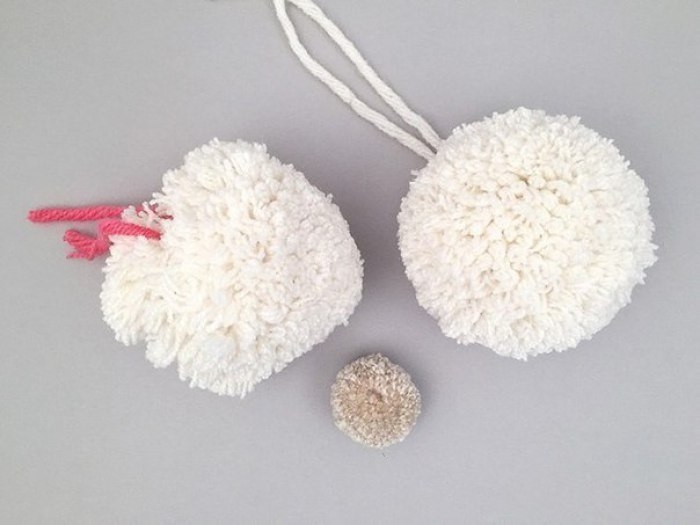 Собачка из помпонов Собачка из помпонов