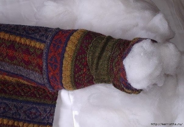 Кроватка для кошки из старого свитера