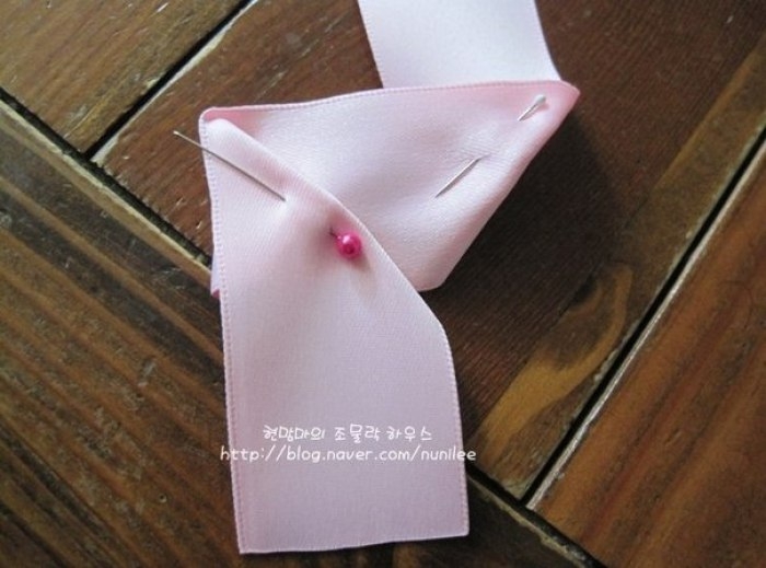 Роза из ленты. Мастер-класс.