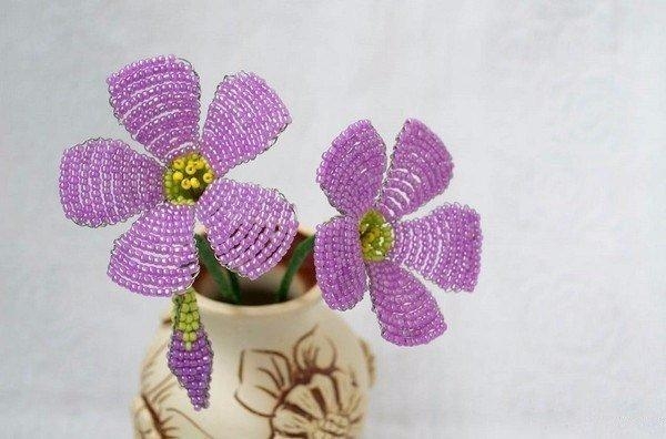 Нежные цветы из бисера. Мастер-класс.