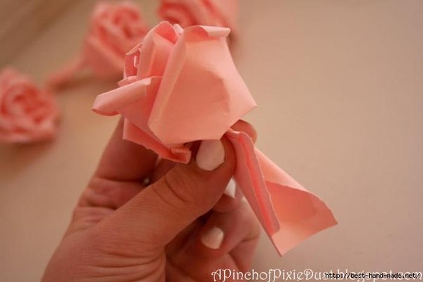 Роза из бумаги - необычный способ