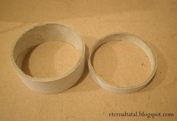 Круглая шкатулка из бобинок от скотча