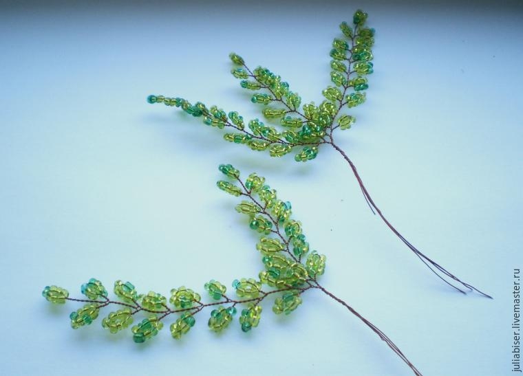 Очаровательная берёза из бисера