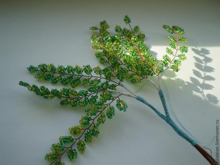 Очаровательная берёза из бисера