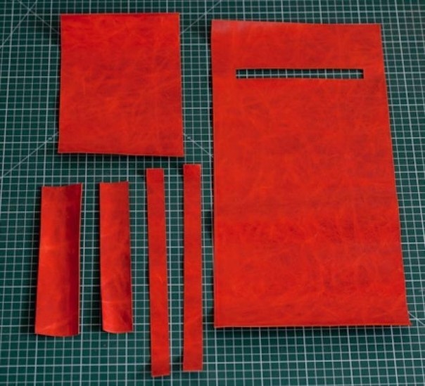 Кошелек из натуральной кожи.