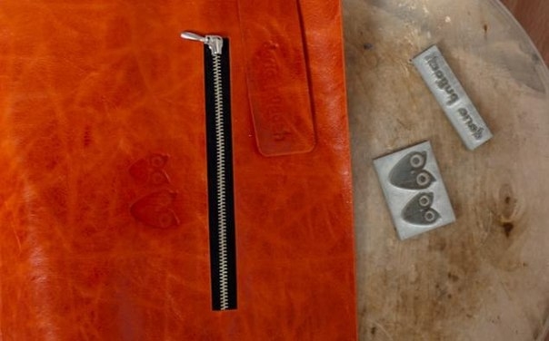 Кошелек из натуральной кожи.