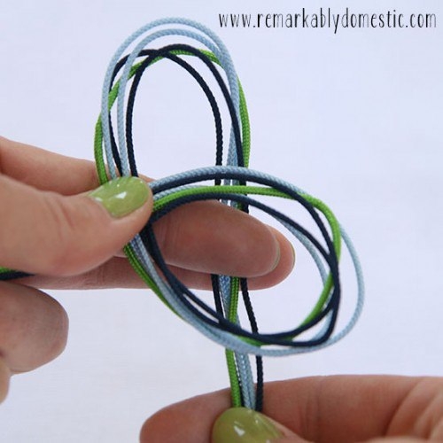 Плетем браслет