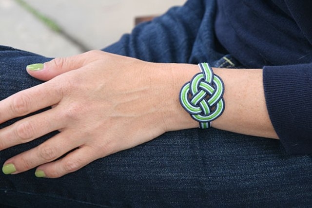 Плетем браслет