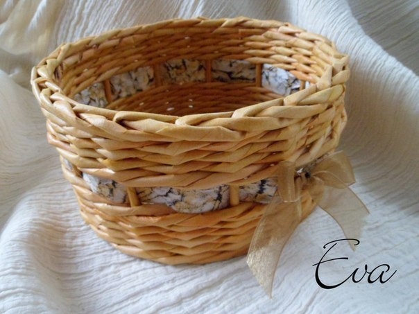 Плетем корзинки из газетных трубочек