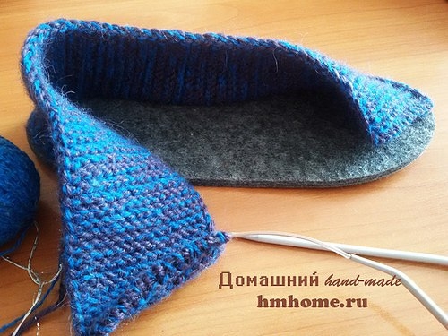 Тапочки на подошве. Вязаные спицами
