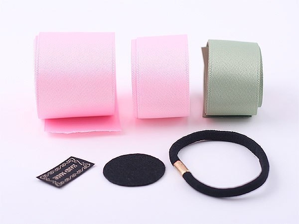 Великолепные объемные розы из лент. Фото мастер-класс. Великолепные объемные розы из лент. Фото мастер-класс.