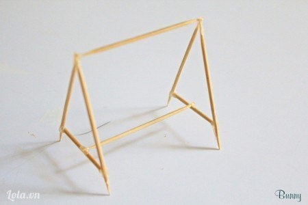 Миниатюрная качели