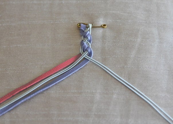 Плетём браслет