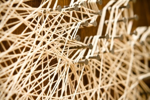 Идея для оригинального панно. Нитки и гвоздики. Идея для оригинального панно. Нитки и гвоздики.