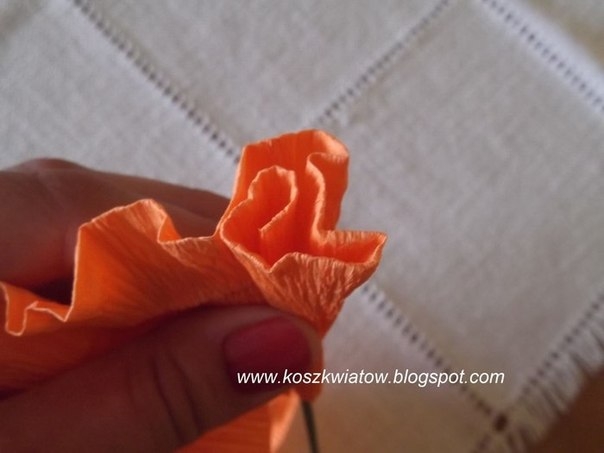 Гвоздики из гофрированной бумаги