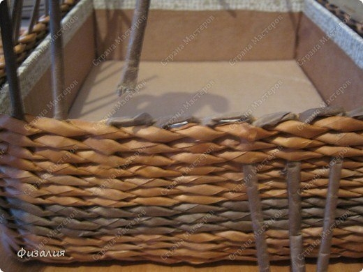 Шкатулка. Плетем из газет Шкатулка. Плетем из газет