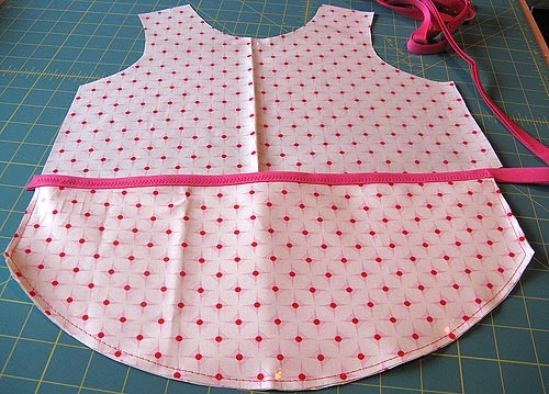 Шьем детский фартучек Шьем детский фартучек