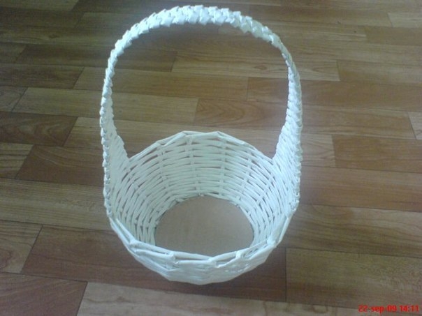 Плетение из газет. Корзина-лукошко