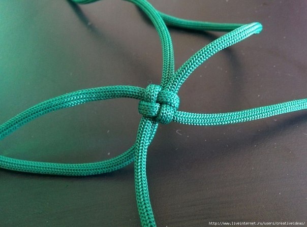 Плетенное ожерелье