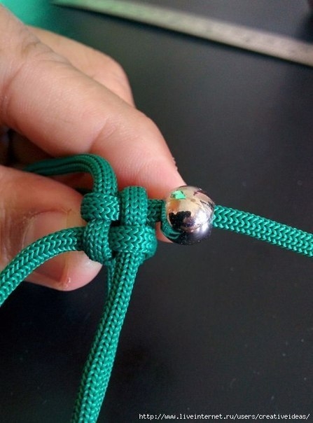 Плетенное ожерелье