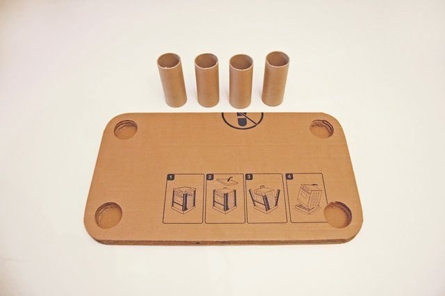 Столик для малыша из картона Столик для малыша из картона