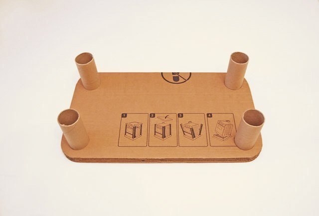 Столик для малыша из картона Столик для малыша из картона