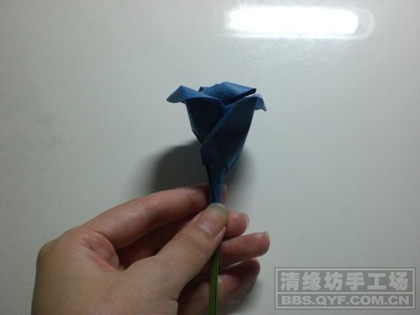 Синие розы из бумаги