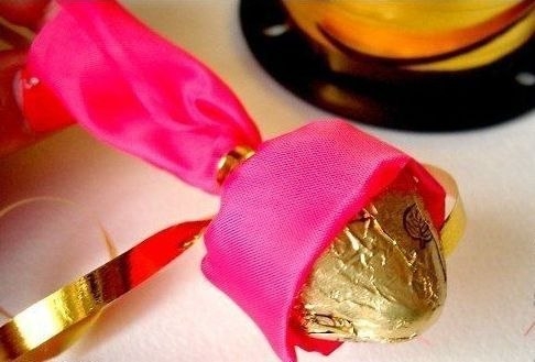 Несложный букет из конфет