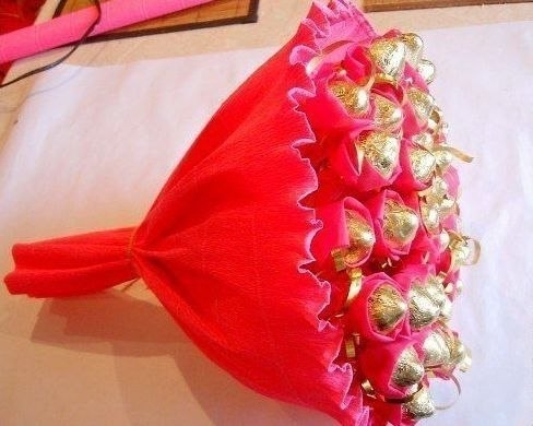 Несложный букет из конфет