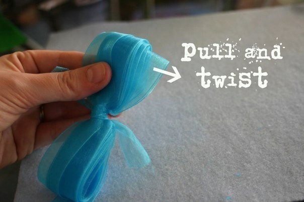 Простой, но очень красивый бантик