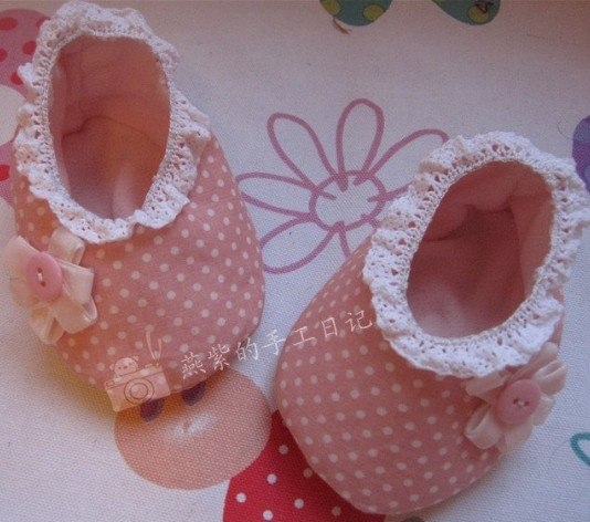 Шьём пинетки для малышки